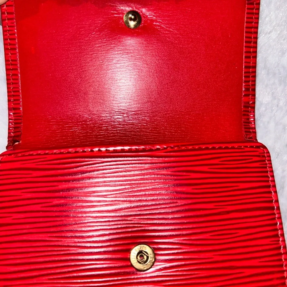 Red Luis Vuitton Epi 100% Authentic wood grain leather made in France UNI-SEX❤️ - Picture 8 of 15